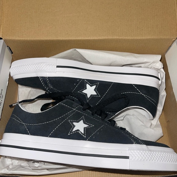 Brand New Women’s size 7 Converse One Star Pro Ox. - Picture 2 of 8